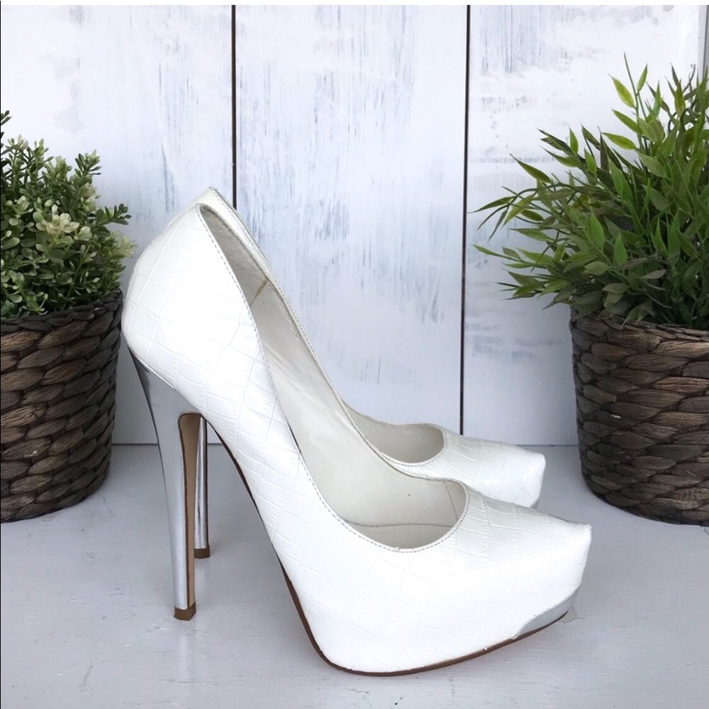 Truth or Dare Madonna White pump silver toe/heel